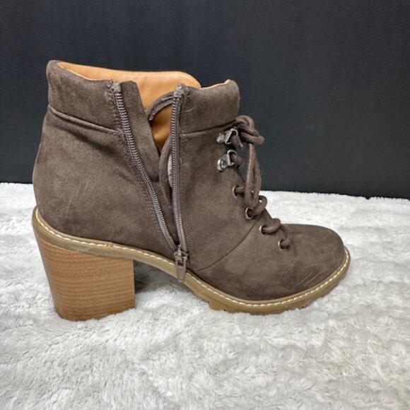 Universal Threads Chunky Heel Boots Woman's 9.5 - Picture 3 of 12